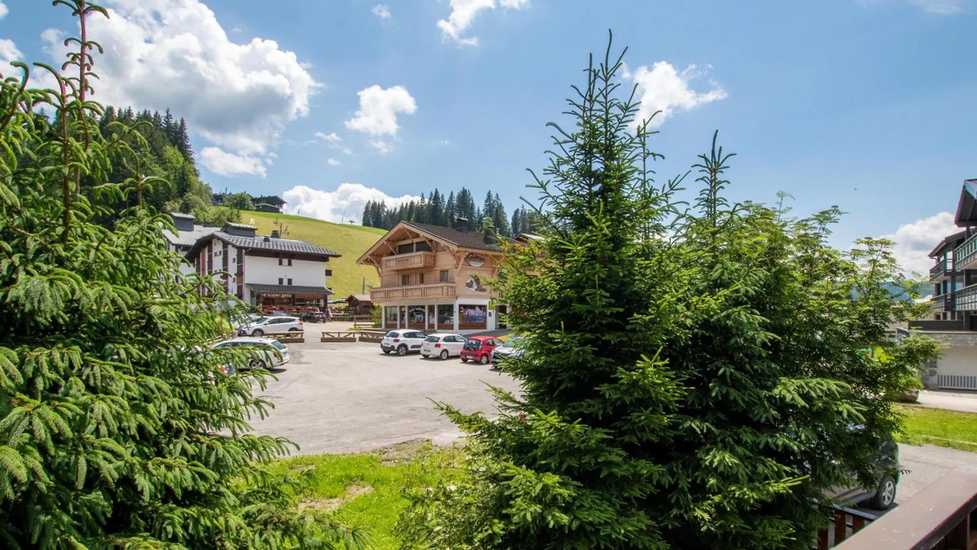 Chalet Cosy Aux Gets Avec Parking Privatif - Fr-1-671-279 Les Gets Apartamento